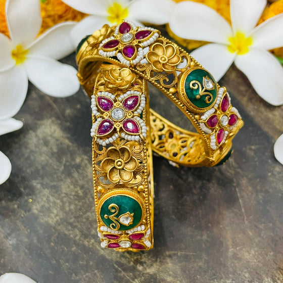 KUNDAN BANGLES