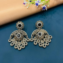  MAHENDI POLISH EARRING