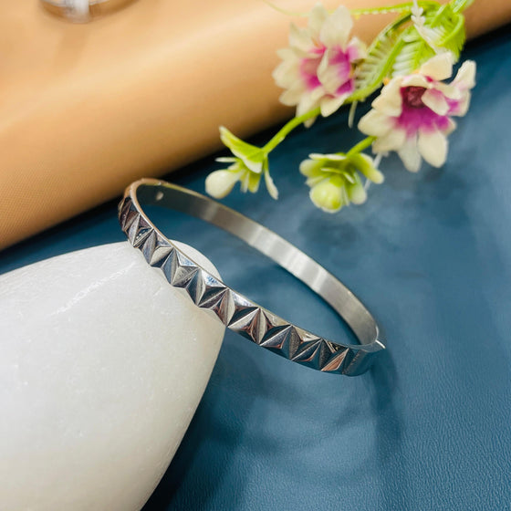 SILVER BRACELET