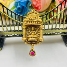  GOLDEN SADI PIN