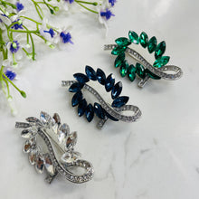  BROOCHES