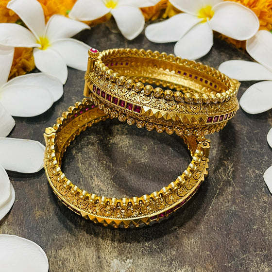 KUNDAN BANGLES