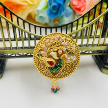  GOLDEN SADI PIN