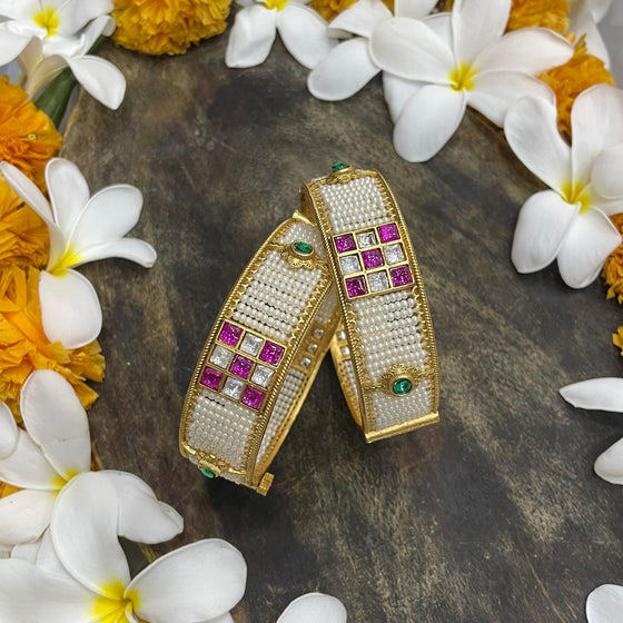 KUNDAN BANGLES