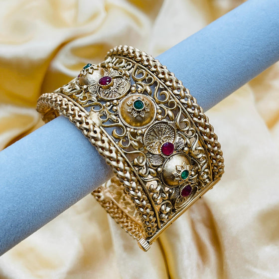 GOLDEN BANGLES