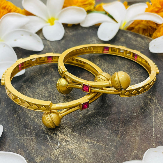 KUNDAN BANGLES